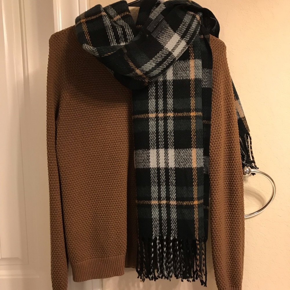 Brown crew neck sweater